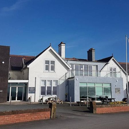 The Powfoot Hotel, 애넌 외부 사진
