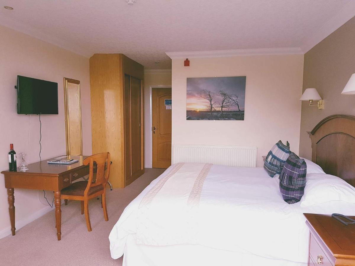 The Powfoot Hotel, 애넌 외부 사진