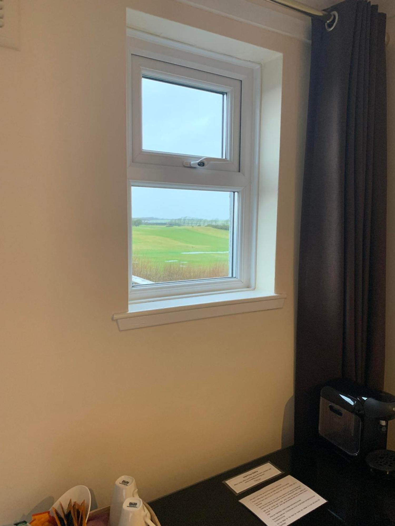 The Powfoot Hotel, 애넌 외부 사진