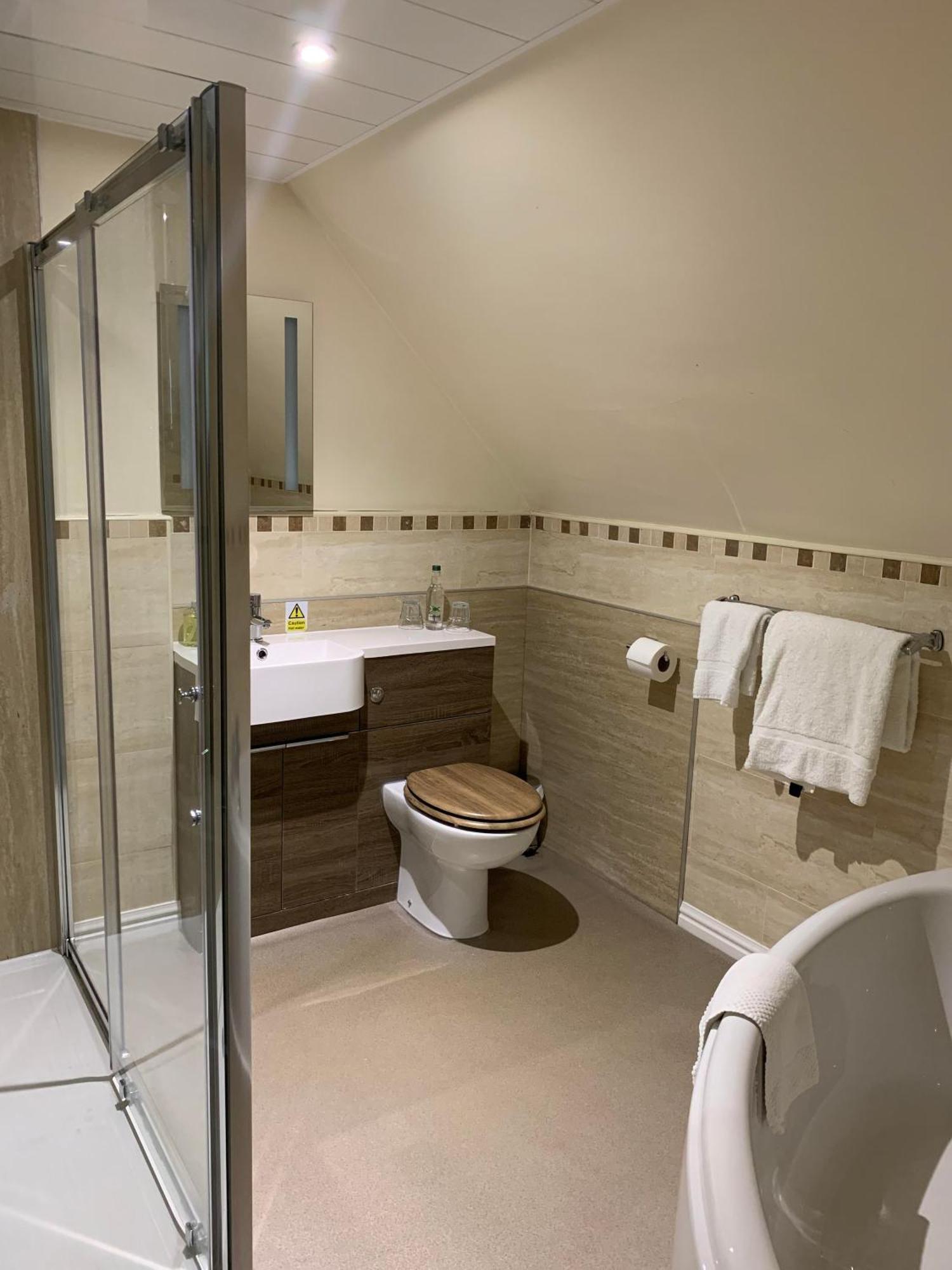 The Powfoot Hotel, 애넌 외부 사진