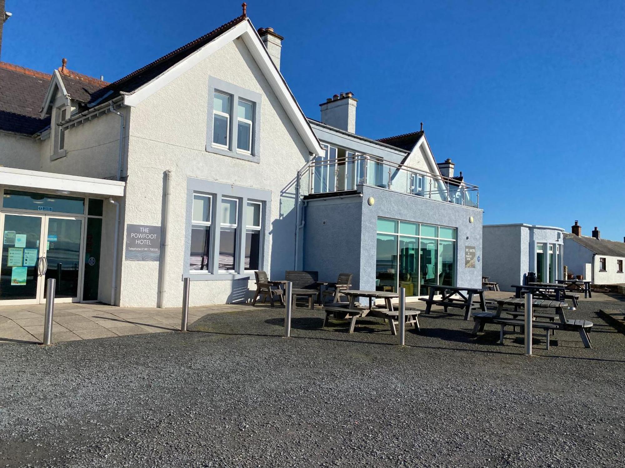 The Powfoot Hotel, 애넌 외부 사진