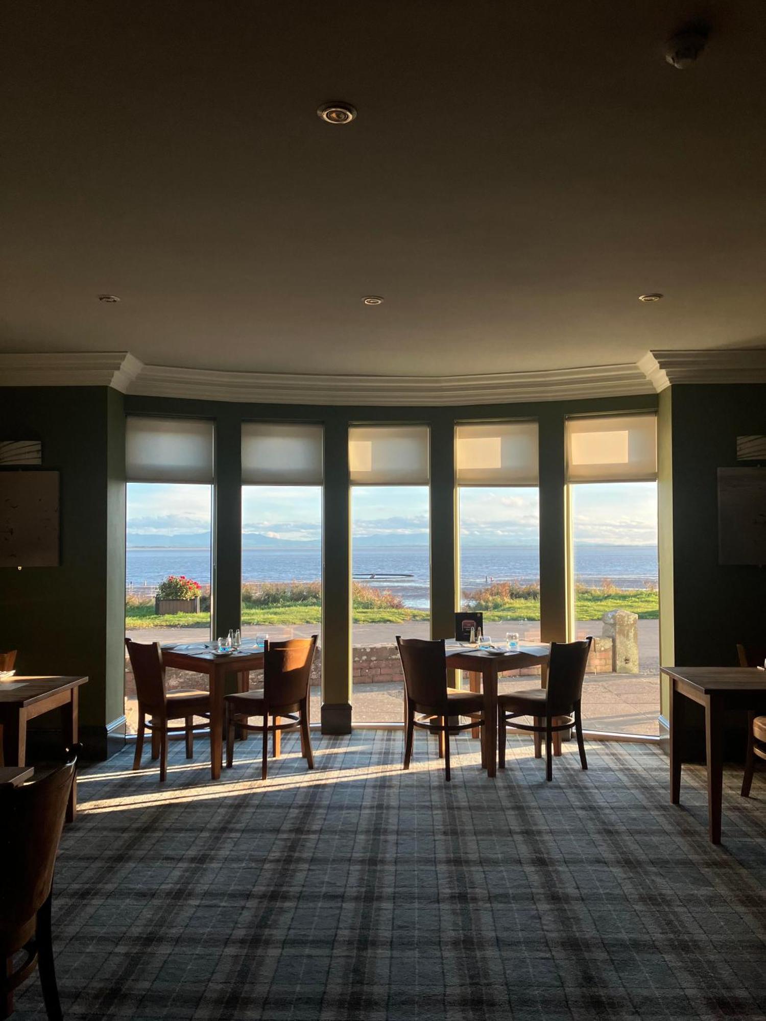 The Powfoot Hotel, 애넌 외부 사진